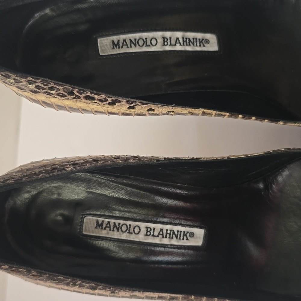 Manolo Blahnik Black Snakeskin Patent Leather Heels Pumps - Picture 14 of 16